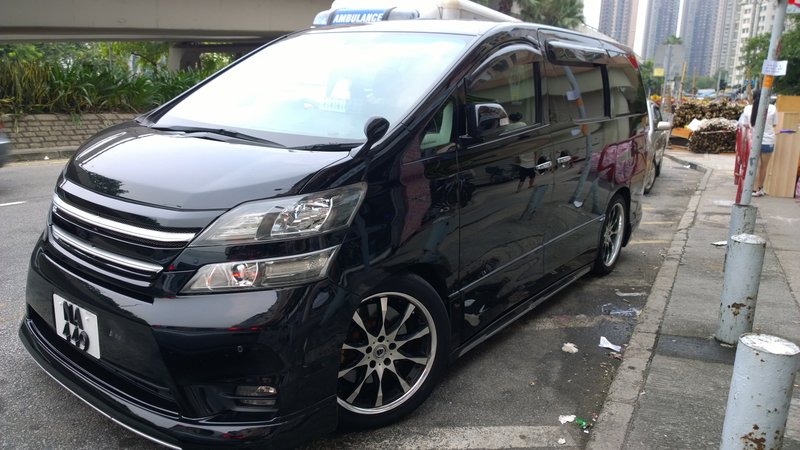 Illustration for article titled You've Never Seen Minivans 'Til You've Been To Hong Kong